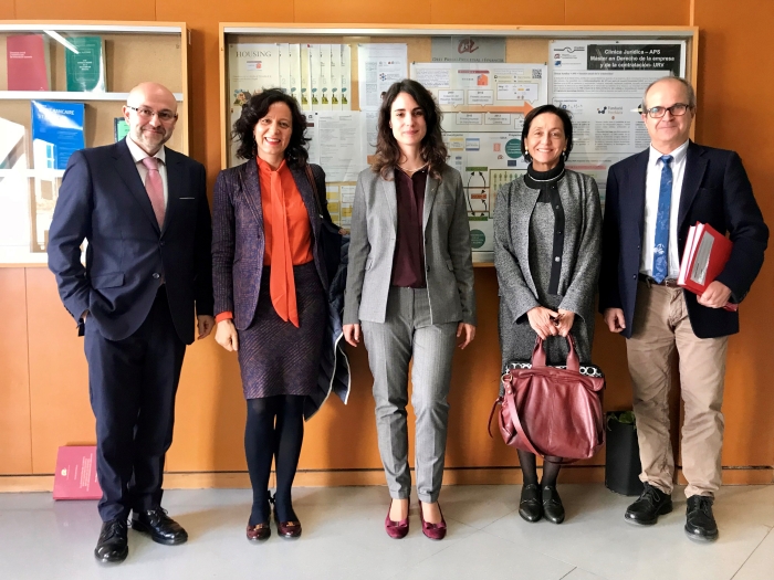 Defensa de la tesi doctoral «La sustitución de la renta por la rehabilitación o reforma de la vivienda en los arrendamientos urbanos», de Rosa M. Garcia Teruel