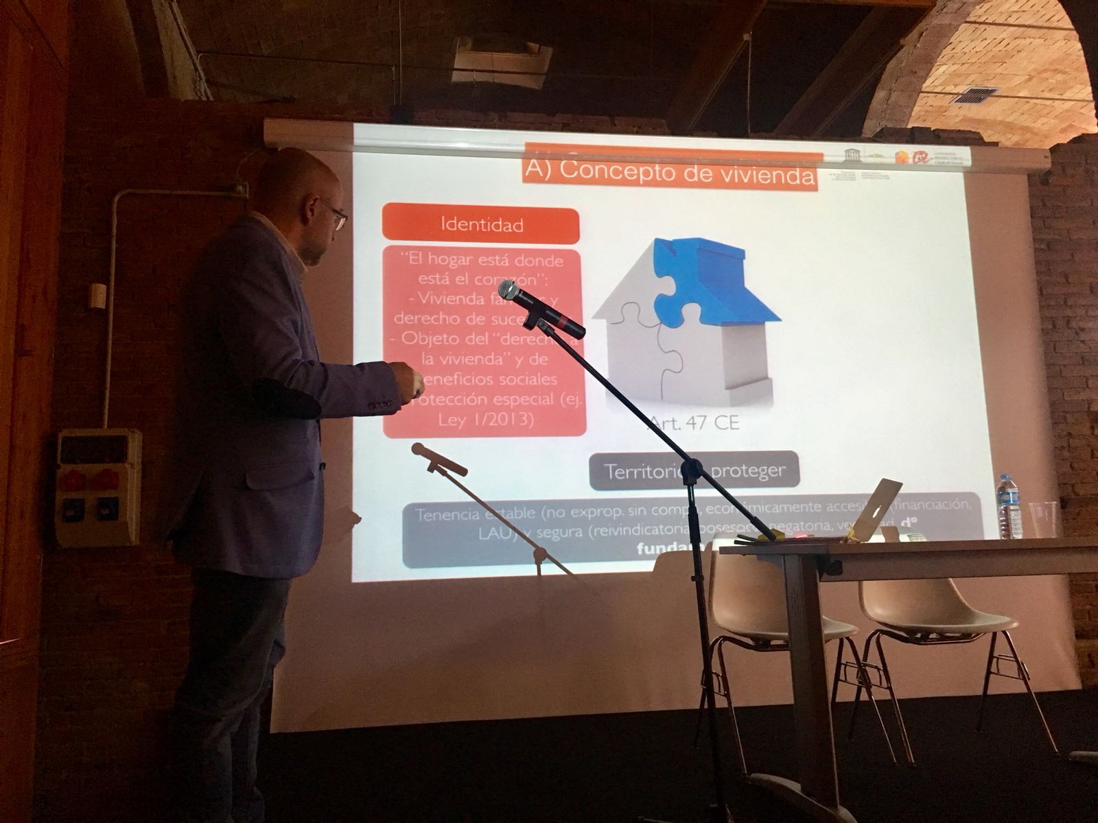 Homelessness Seminar held in Can Massó; (Reus) to improve the assistance to people at risk of housing exclusion.