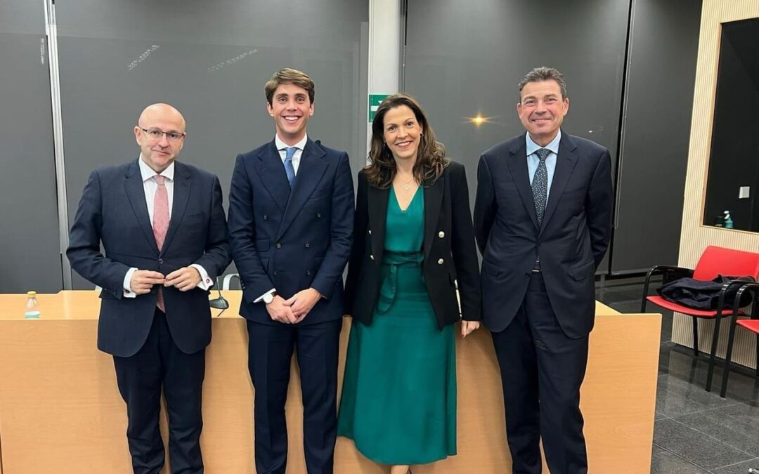Member of a doctoral thesis tribunal